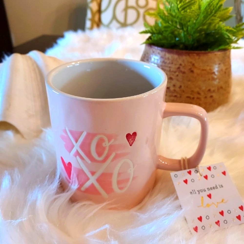 "all you need is Love mug": 18oz NWT